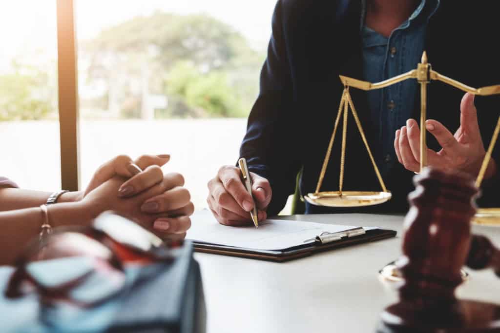 Court Applications vs. Mediation: A Less Stressful Path with EH Mediation Poole